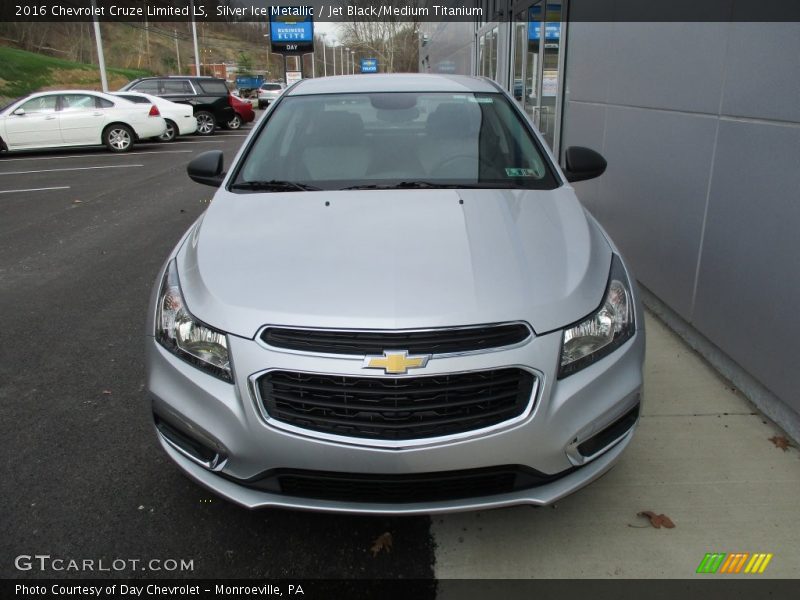 Silver Ice Metallic / Jet Black/Medium Titanium 2016 Chevrolet Cruze Limited LS