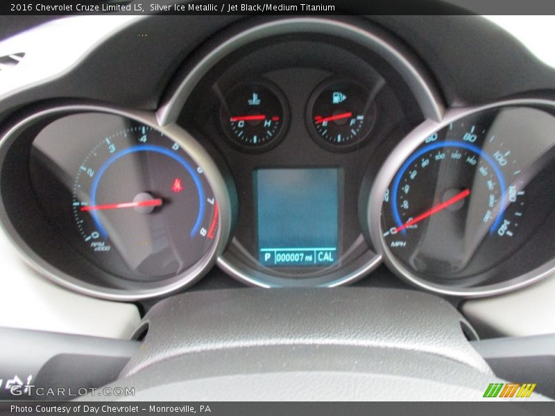 Silver Ice Metallic / Jet Black/Medium Titanium 2016 Chevrolet Cruze Limited LS