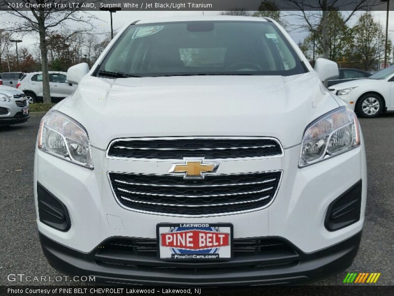 Summit White / Jet Black/Light Titanium 2016 Chevrolet Trax LTZ AWD