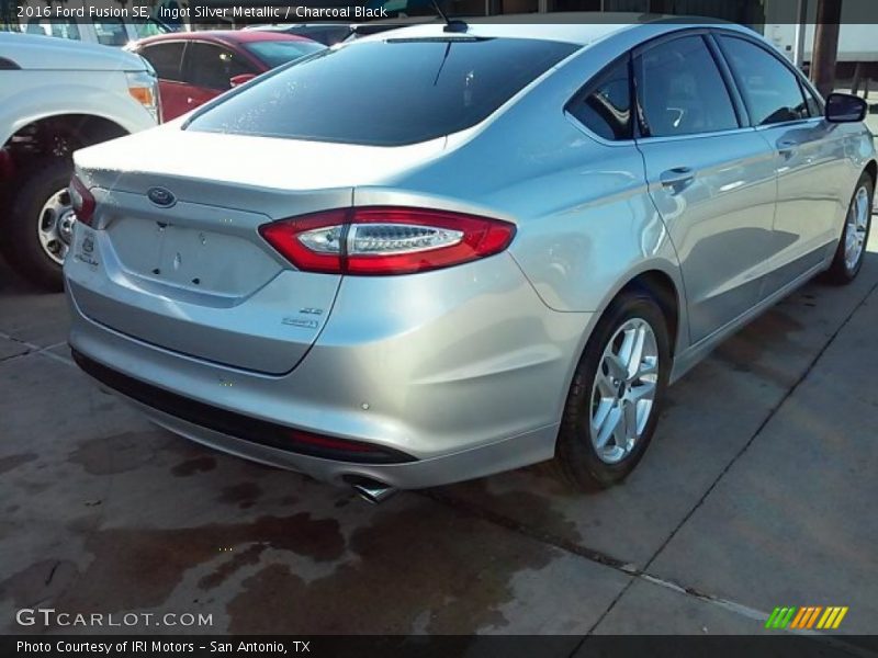 Ingot Silver Metallic / Charcoal Black 2016 Ford Fusion SE