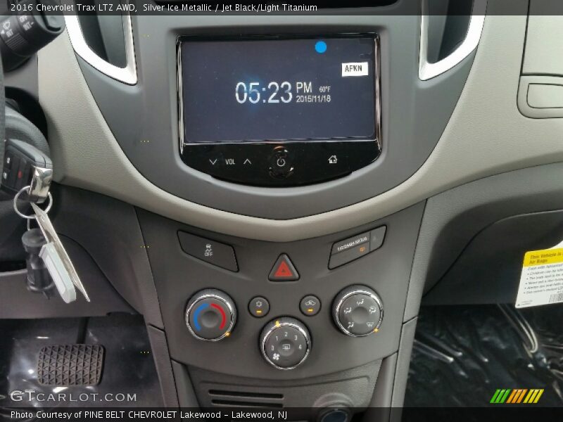 Silver Ice Metallic / Jet Black/Light Titanium 2016 Chevrolet Trax LTZ AWD