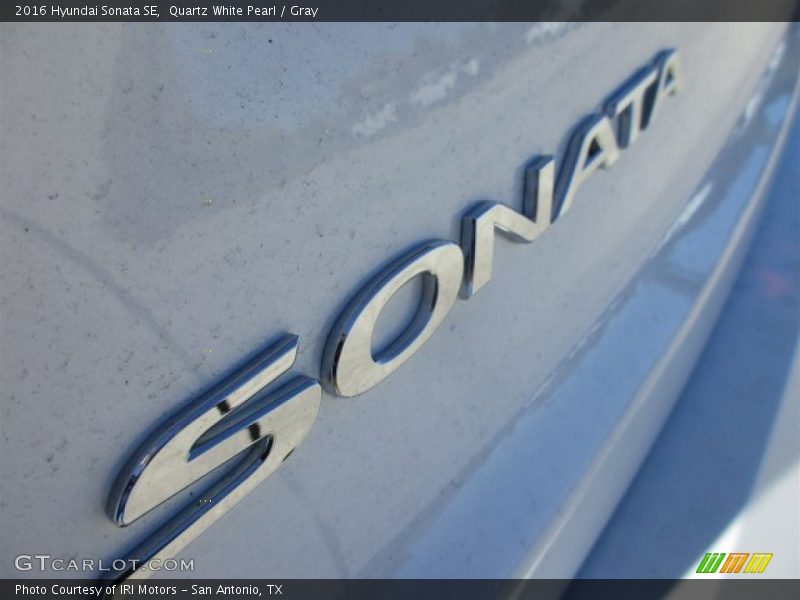 Quartz White Pearl / Gray 2016 Hyundai Sonata SE