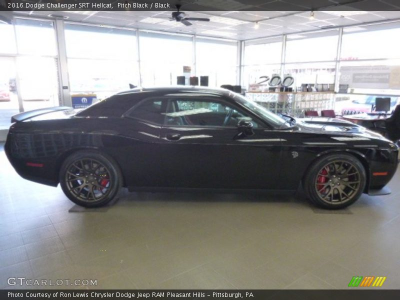 Pitch Black / Black 2016 Dodge Challenger SRT Hellcat