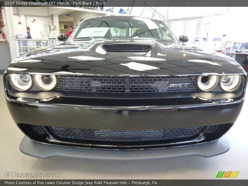 Pitch Black / Black 2016 Dodge Challenger SRT Hellcat