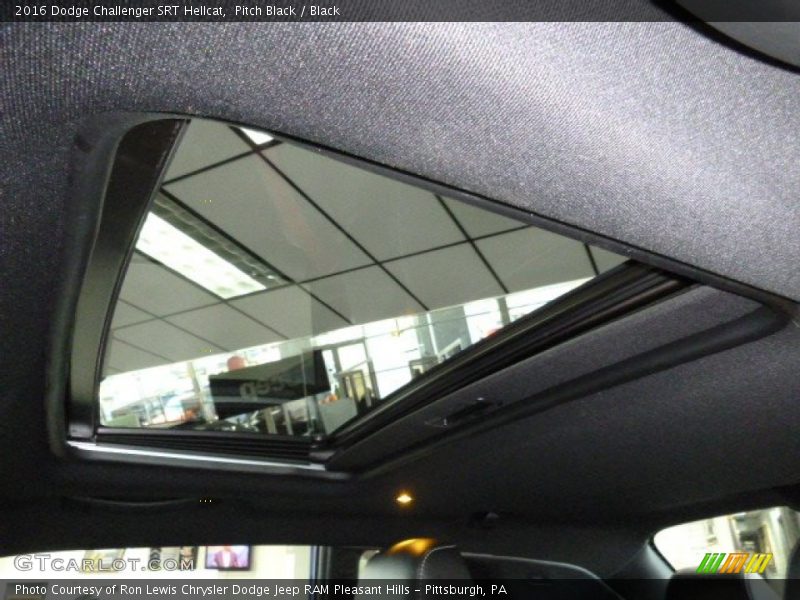 Pitch Black / Black 2016 Dodge Challenger SRT Hellcat