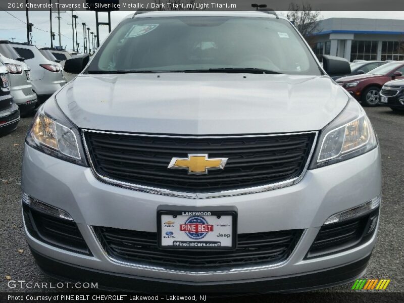 Silver Ice Metallic / Dark Titanium/Light Titanium 2016 Chevrolet Traverse LS
