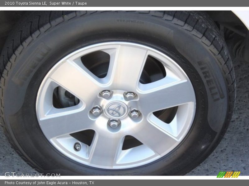 Super White / Taupe 2010 Toyota Sienna LE