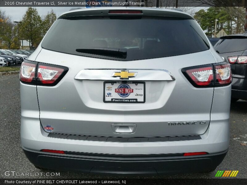 Silver Ice Metallic / Dark Titanium/Light Titanium 2016 Chevrolet Traverse LS