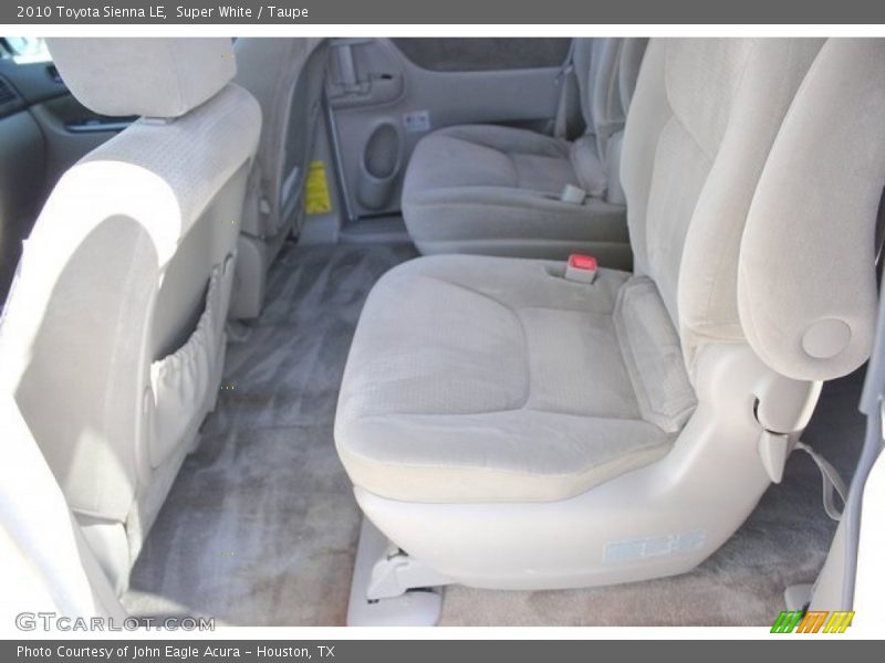 Super White / Taupe 2010 Toyota Sienna LE