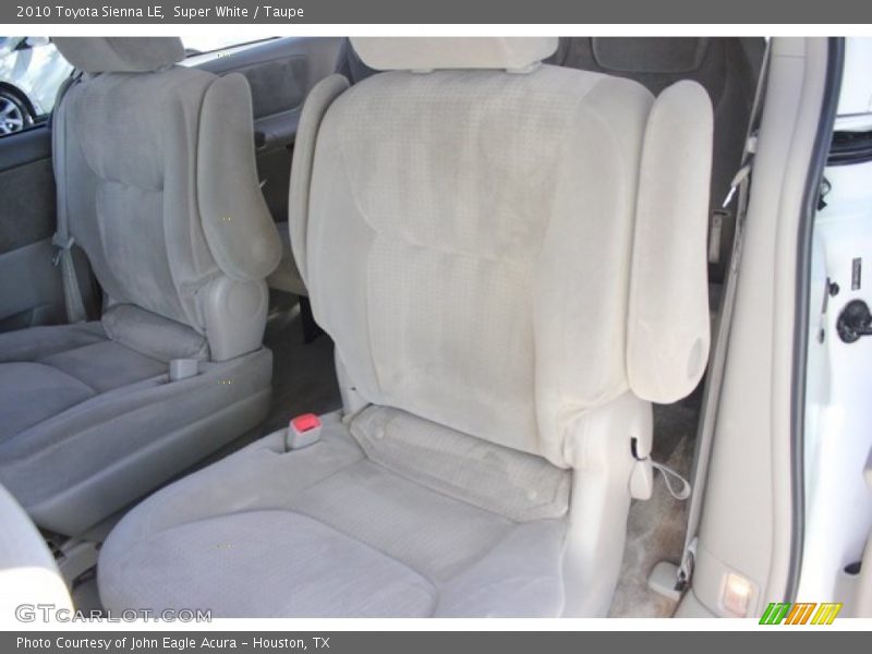 Super White / Taupe 2010 Toyota Sienna LE