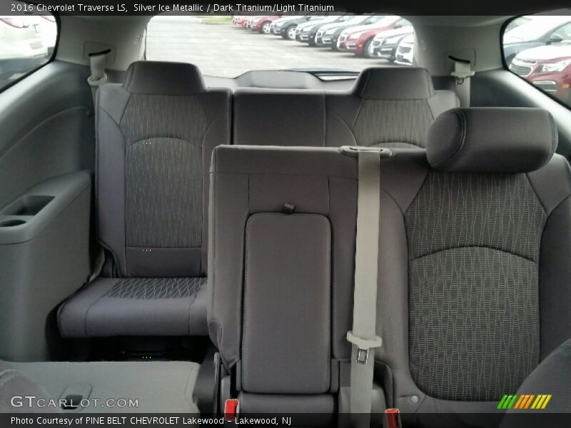 Silver Ice Metallic / Dark Titanium/Light Titanium 2016 Chevrolet Traverse LS