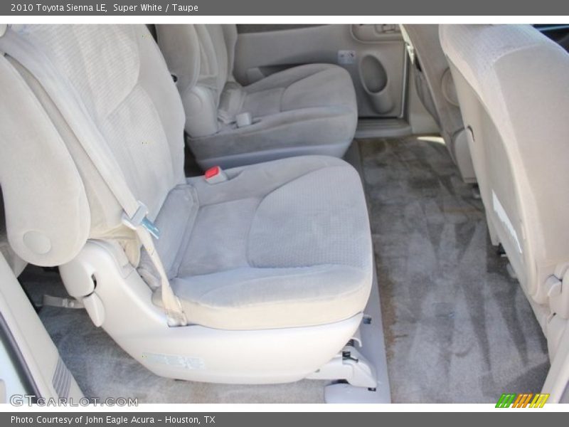 Super White / Taupe 2010 Toyota Sienna LE