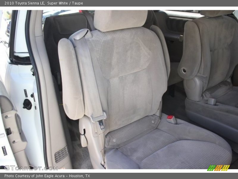 Super White / Taupe 2010 Toyota Sienna LE