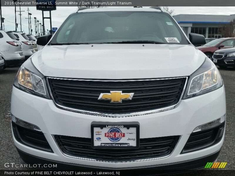 Summit White / Dark Titanium/Light Titanium 2016 Chevrolet Traverse LS