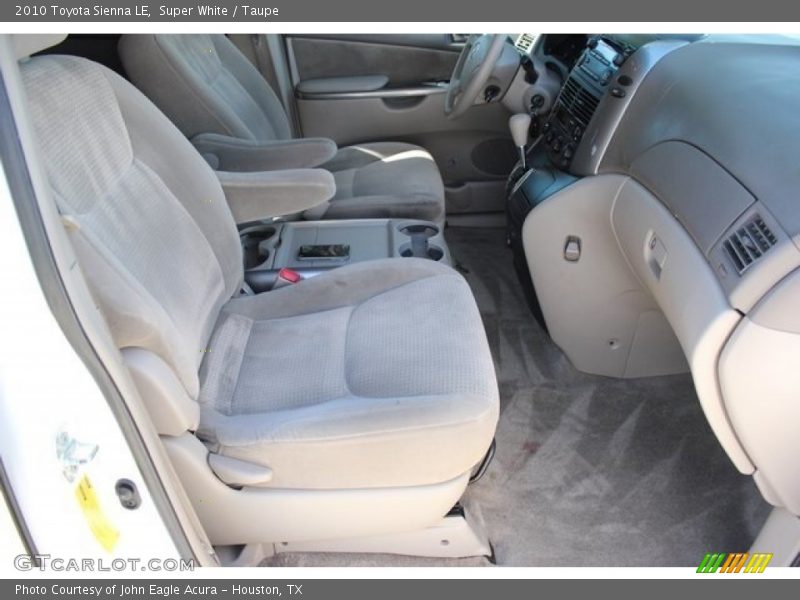 Super White / Taupe 2010 Toyota Sienna LE
