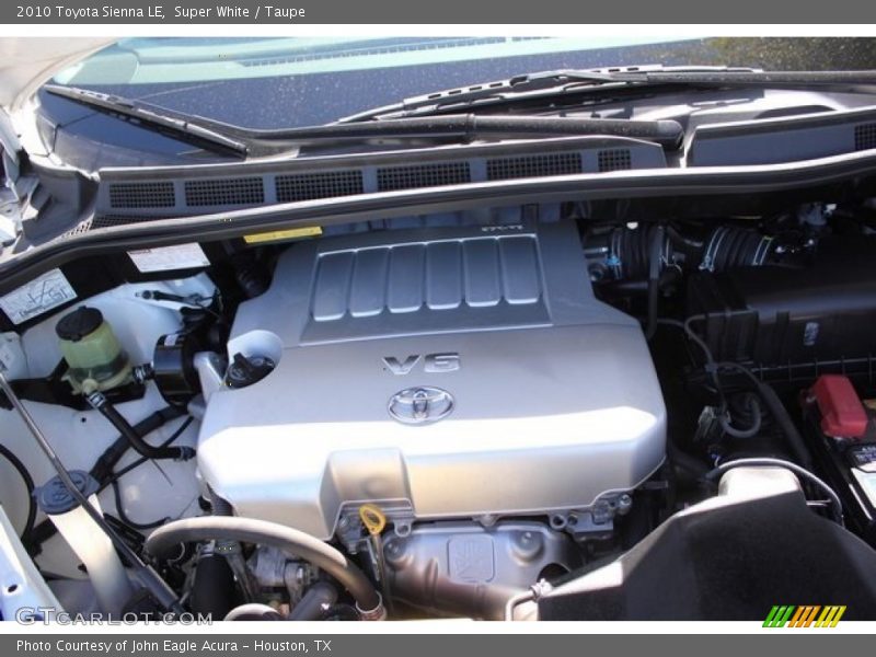 Super White / Taupe 2010 Toyota Sienna LE