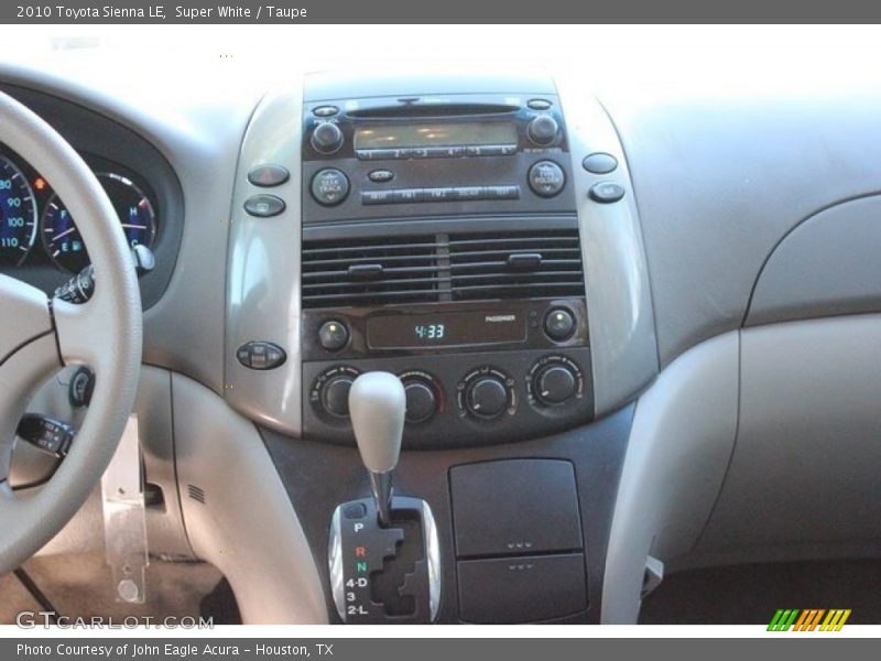 Super White / Taupe 2010 Toyota Sienna LE