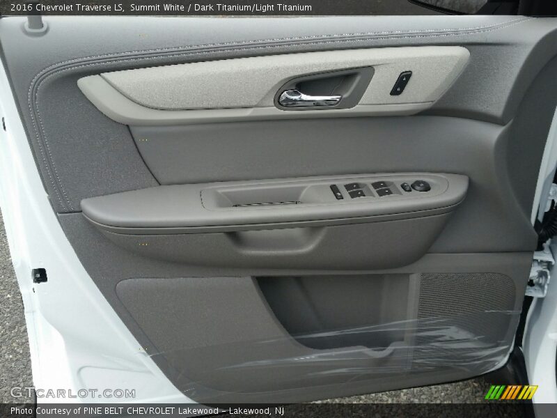 Summit White / Dark Titanium/Light Titanium 2016 Chevrolet Traverse LS