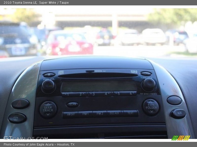Super White / Taupe 2010 Toyota Sienna LE