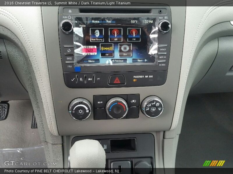 Summit White / Dark Titanium/Light Titanium 2016 Chevrolet Traverse LS