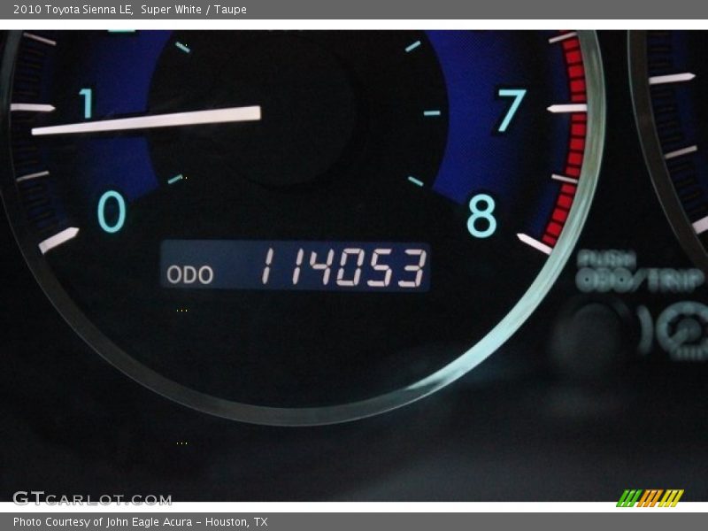Super White / Taupe 2010 Toyota Sienna LE