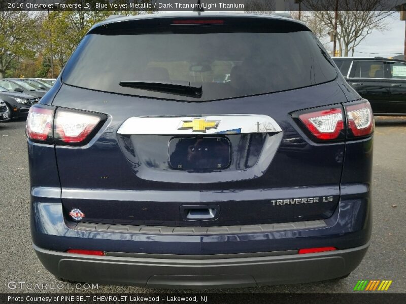 Blue Velvet Metallic / Dark Titanium/Light Titanium 2016 Chevrolet Traverse LS