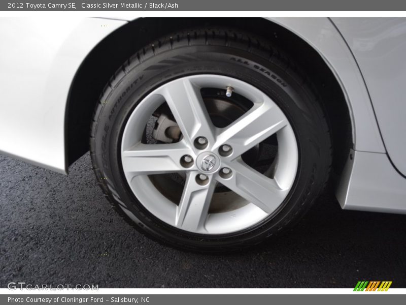 Classic Silver Metallic / Black/Ash 2012 Toyota Camry SE