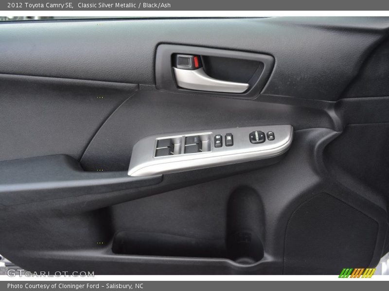 Classic Silver Metallic / Black/Ash 2012 Toyota Camry SE