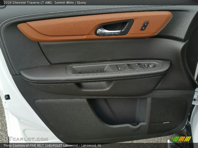 Summit White / Ebony 2016 Chevrolet Traverse LT AWD