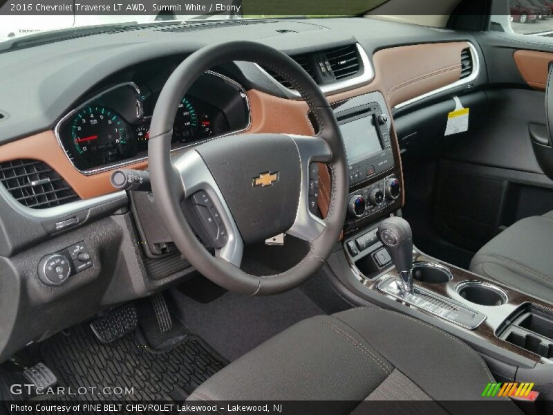 Summit White / Ebony 2016 Chevrolet Traverse LT AWD
