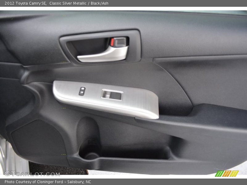 Classic Silver Metallic / Black/Ash 2012 Toyota Camry SE
