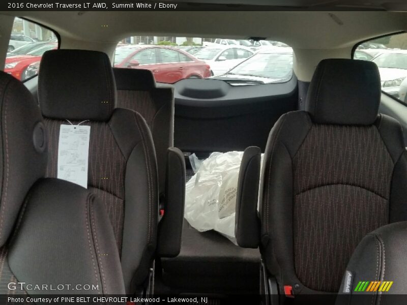 Summit White / Ebony 2016 Chevrolet Traverse LT AWD