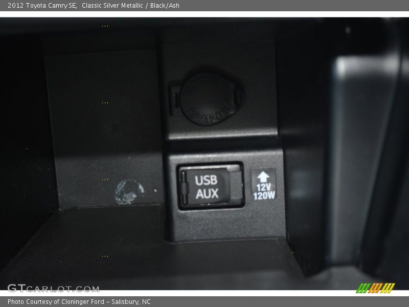 Classic Silver Metallic / Black/Ash 2012 Toyota Camry SE