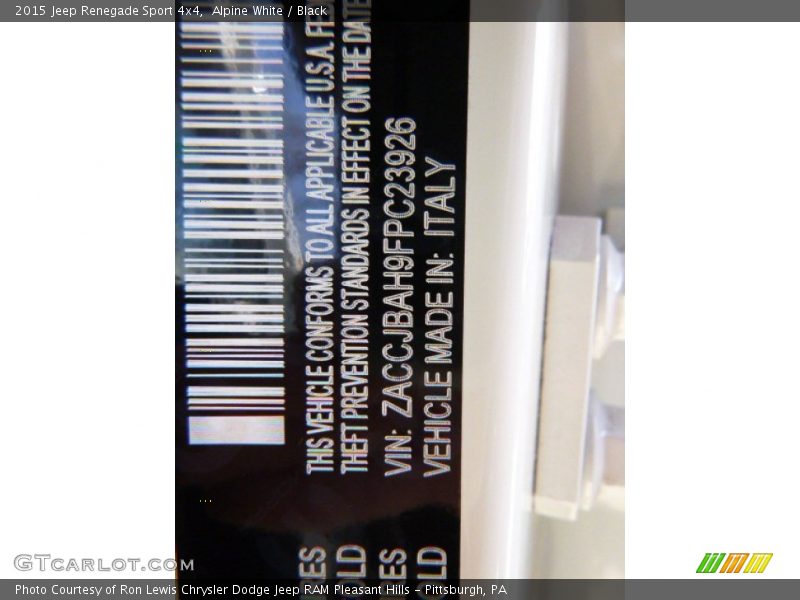 Alpine White / Black 2015 Jeep Renegade Sport 4x4