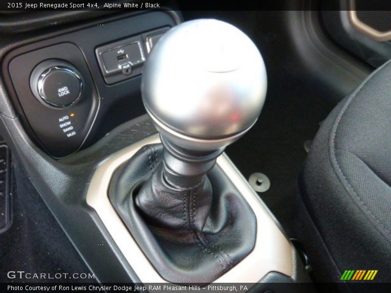 Alpine White / Black 2015 Jeep Renegade Sport 4x4