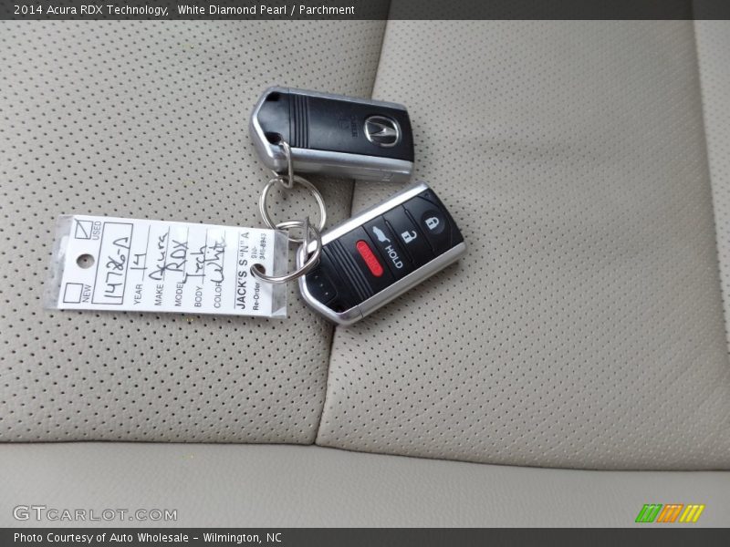 White Diamond Pearl / Parchment 2014 Acura RDX Technology