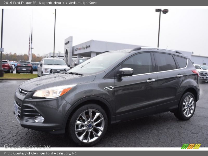 Magnetic Metallic / Medium Light Stone 2016 Ford Escape SE