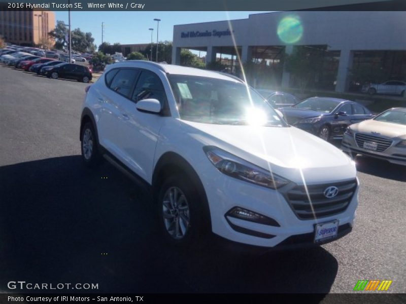 Winter White / Gray 2016 Hyundai Tucson SE