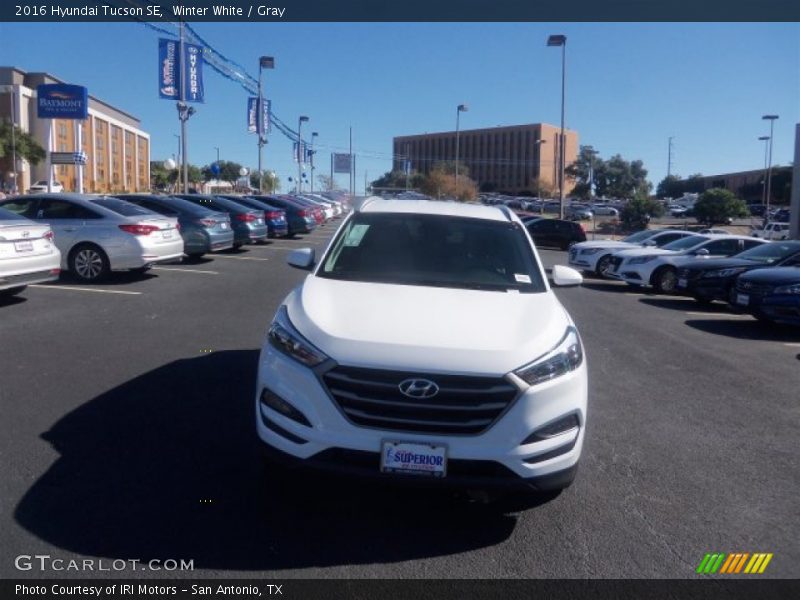 Winter White / Gray 2016 Hyundai Tucson SE