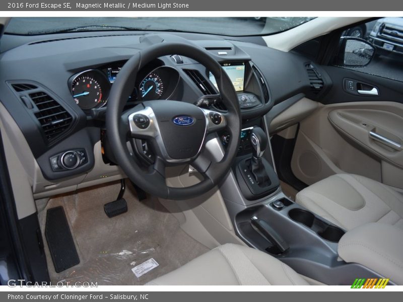 Magnetic Metallic / Medium Light Stone 2016 Ford Escape SE