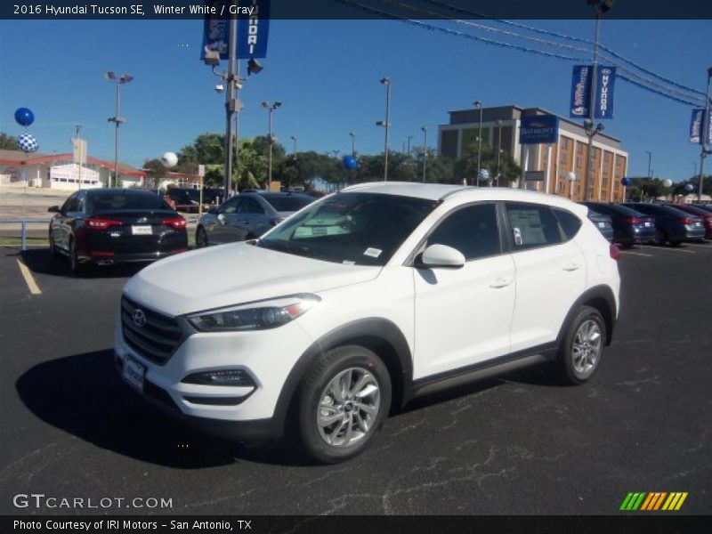 Winter White / Gray 2016 Hyundai Tucson SE