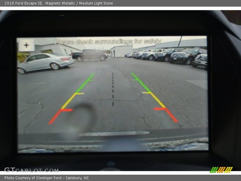Magnetic Metallic / Medium Light Stone 2016 Ford Escape SE