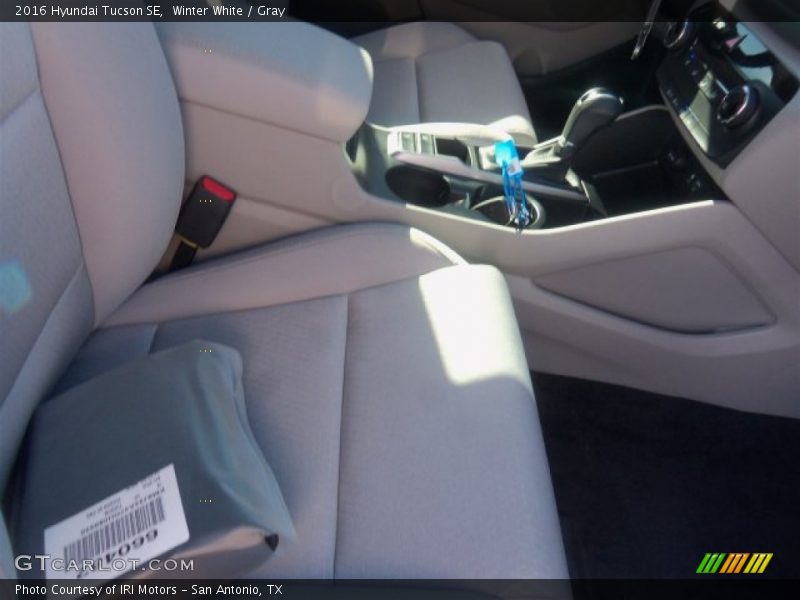 Winter White / Gray 2016 Hyundai Tucson SE