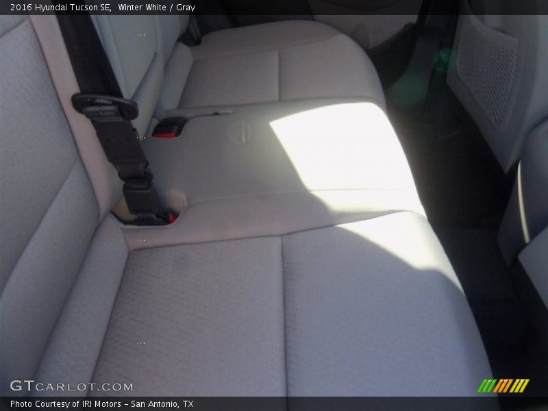 Winter White / Gray 2016 Hyundai Tucson SE