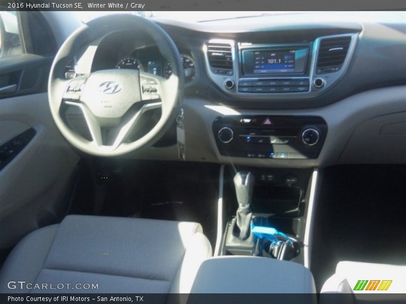 Winter White / Gray 2016 Hyundai Tucson SE