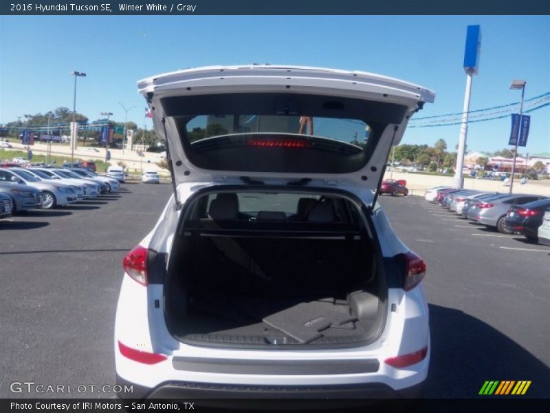 Winter White / Gray 2016 Hyundai Tucson SE