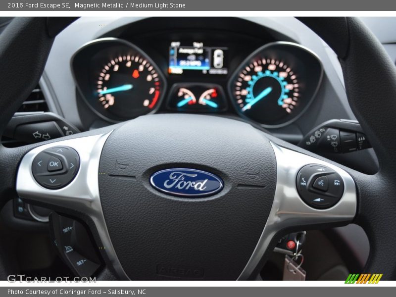 Magnetic Metallic / Medium Light Stone 2016 Ford Escape SE