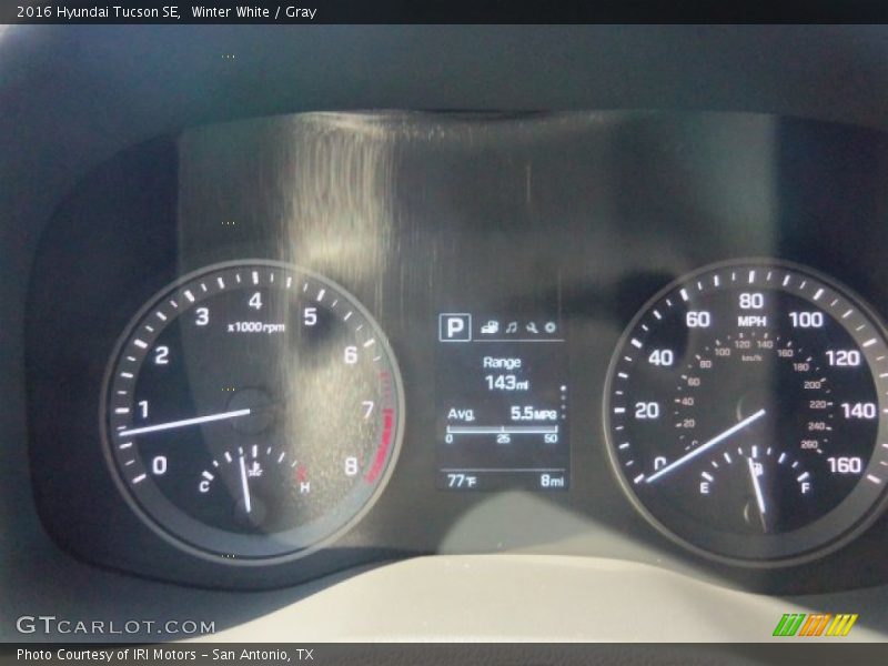 Winter White / Gray 2016 Hyundai Tucson SE