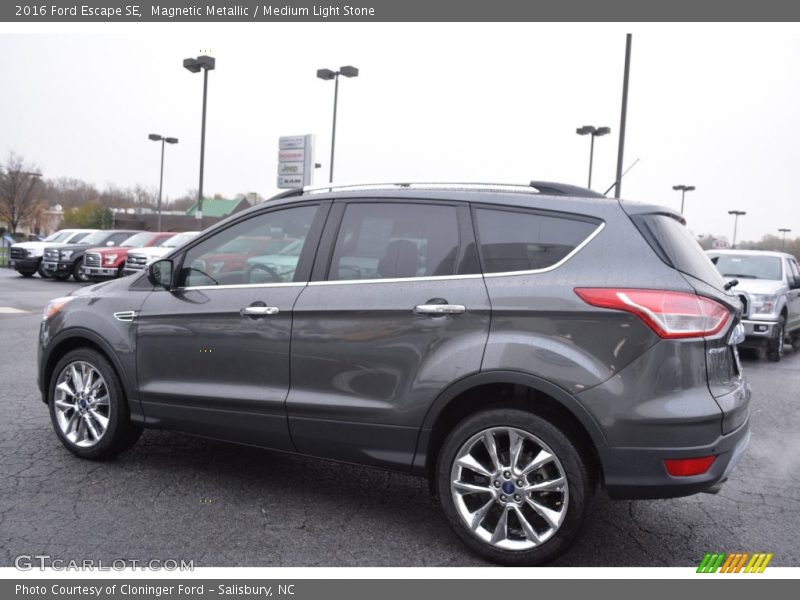 Magnetic Metallic / Medium Light Stone 2016 Ford Escape SE