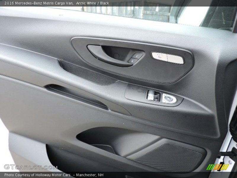 Arctic White / Black 2016 Mercedes-Benz Metris Cargo Van